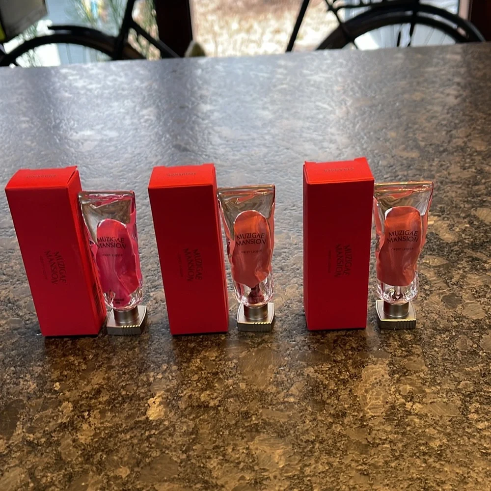 Muzigae Mansion Objet Liquid in Knockout, Sequence, Stranger or Barely